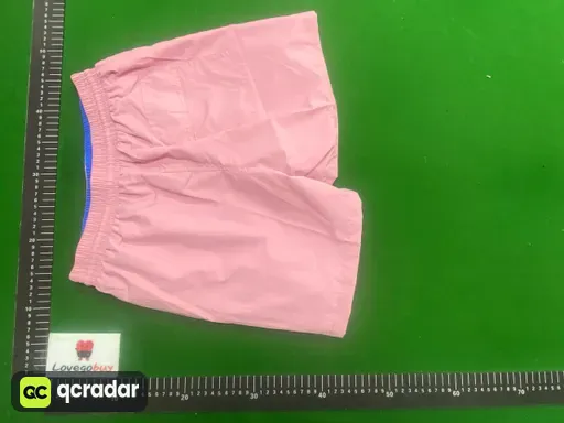 粉红色
