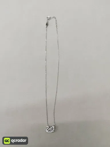 Smart white swan necklace
