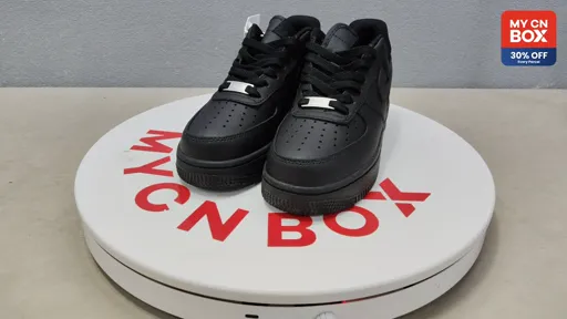 Pure black has 4647 order notes