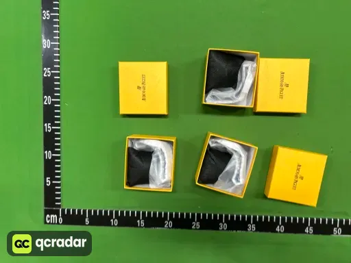 AP新款蝴蝶扣白色