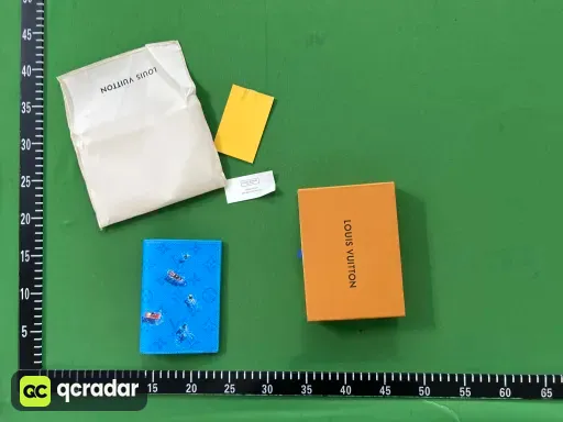 蓝色护照夹