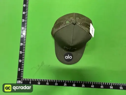 墨绿色
