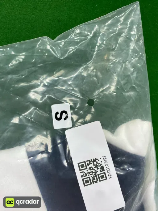 E576 # Split color block black