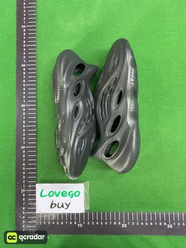 Coconut crocs—black