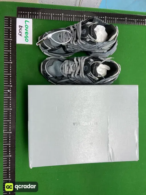 Gray black
