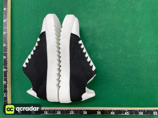 亮黑皮（Acrylic Black Leather）