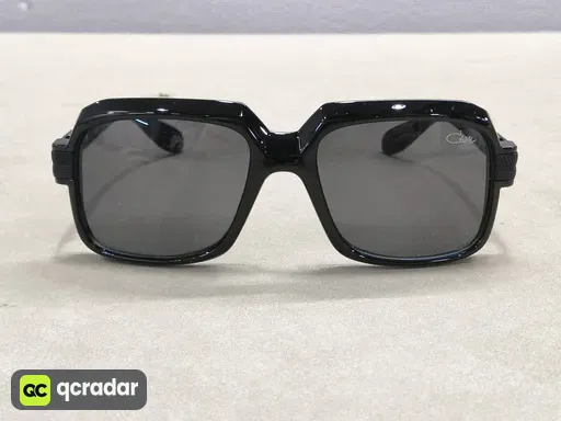 Black frame all gray