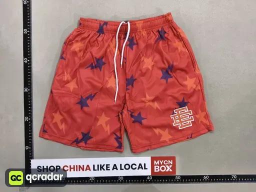 Big red five-pointed star without holes