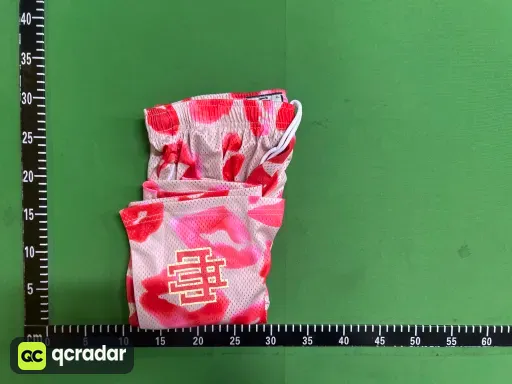 淡粉色洞洞