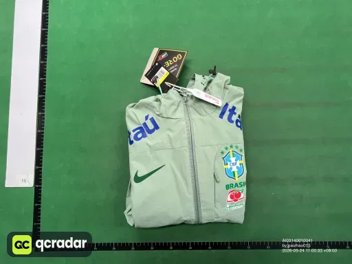 2627巴西绿色冲锋衣