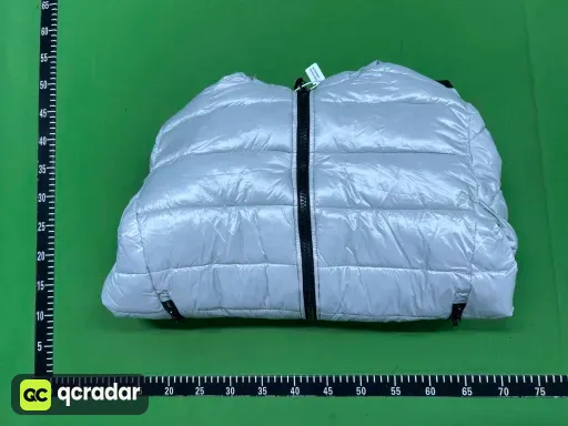 轻鹅灰色红标