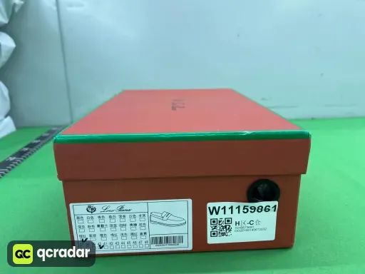 深棕色