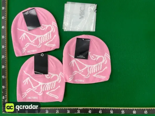 粉红色
