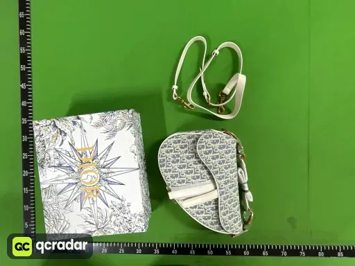 白色细