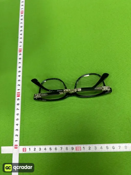 亮黑银色