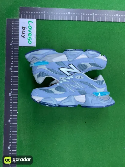 9060 dark gray white