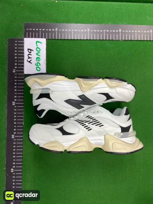 9060 white black