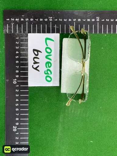 Gradient green gold accessories