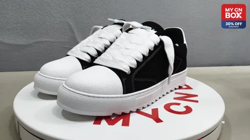 Black gauze and white bottom (1:1 packaging and shoelaces included)
