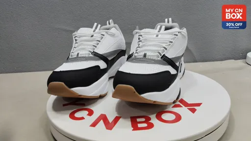 05 white black