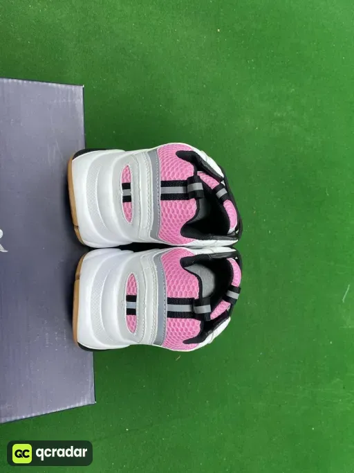 13 white pink black