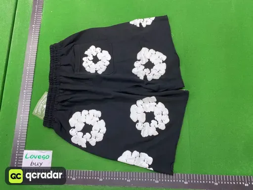短裤黑色