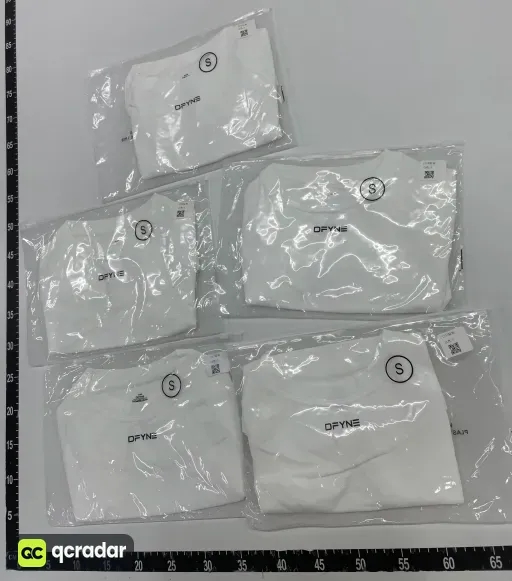 白色黑标短袖