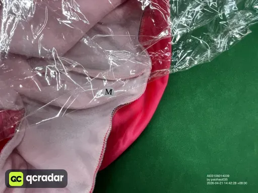 玫红色