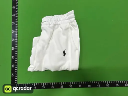 短裤白色黑标