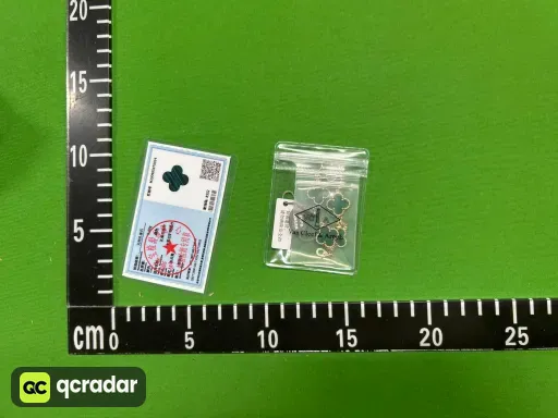黄金色孔雀石