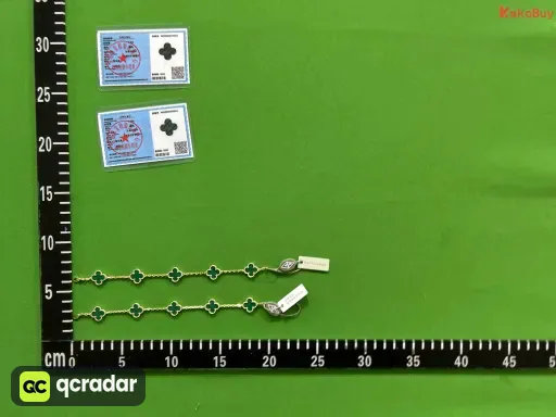 黄金色孔雀石