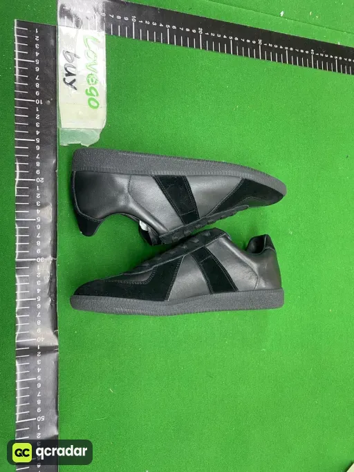Color Classification: Full black