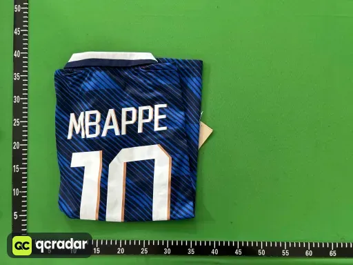 尺码:M ( + world cup 2 Badges)
