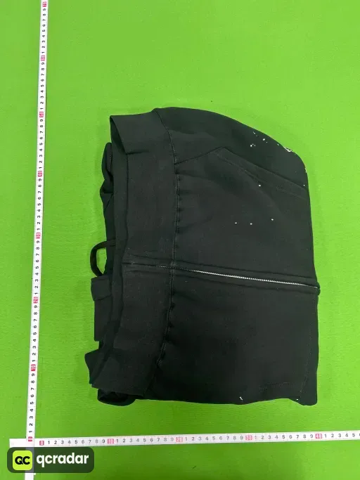 黑色