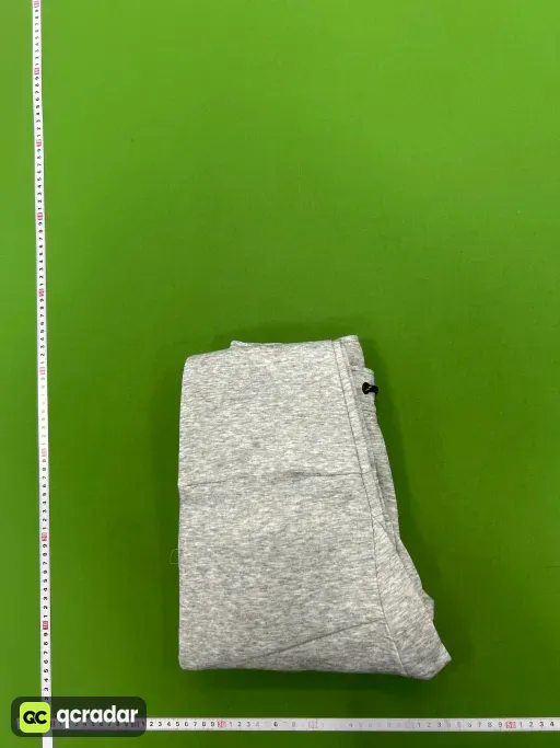 浅灰色