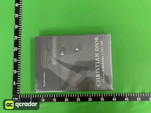 分册名:Christian Dior： History