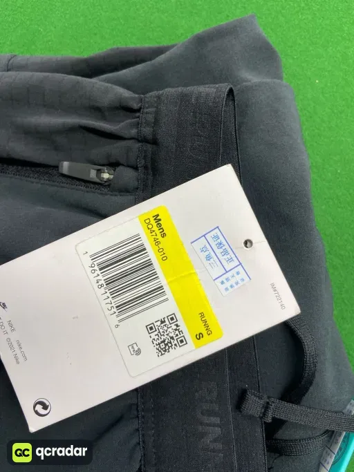 Color Classification: Cu5505-010 92% Polyester + 8% Spandex