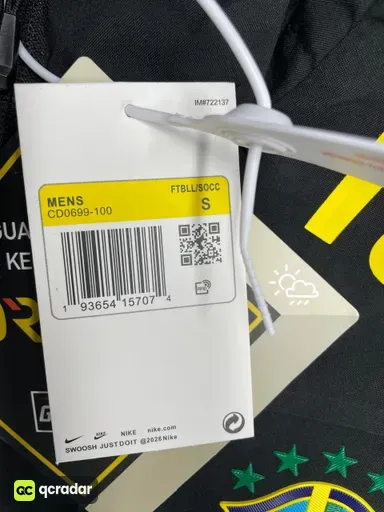 黑色冲锋衣带标