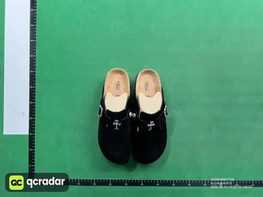 黑色