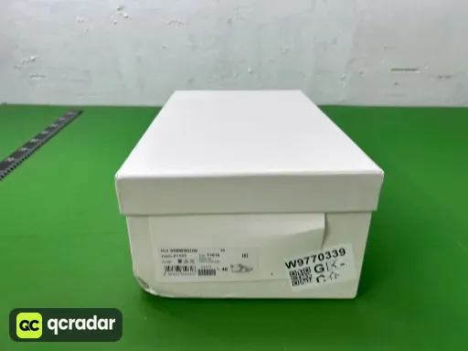 深蓝色
