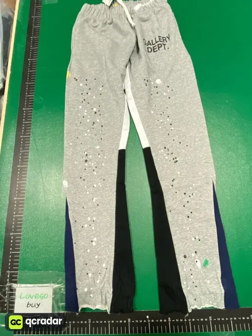 灰色