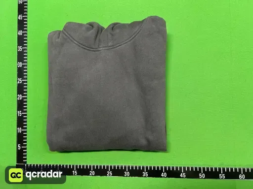 深灰色卫衣(dark grey hoodie)