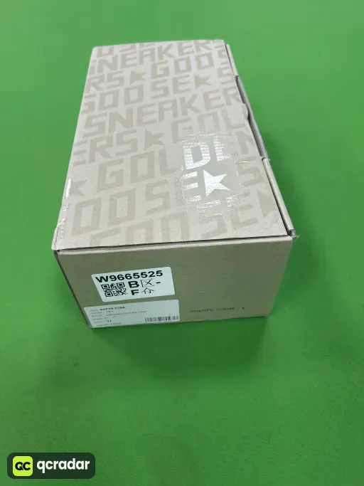 全黑色