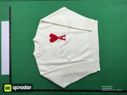 米白色