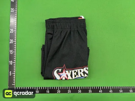 EE63 - 76ers Short Black