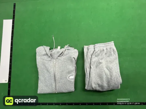 灰色拉链套装