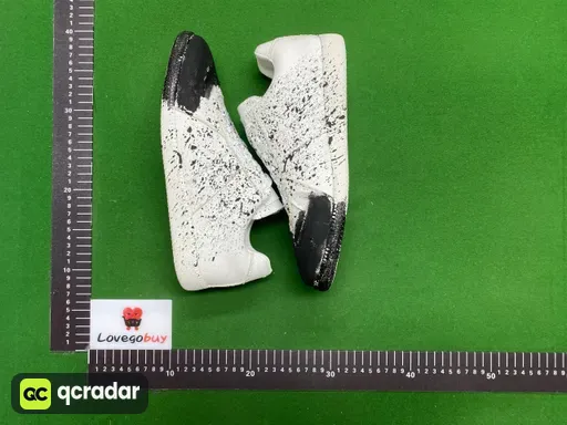 白色牛仔黑漆