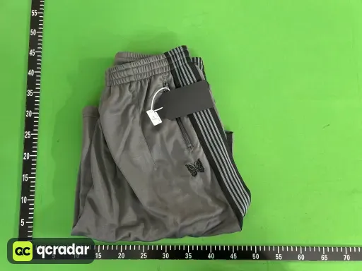 灰色