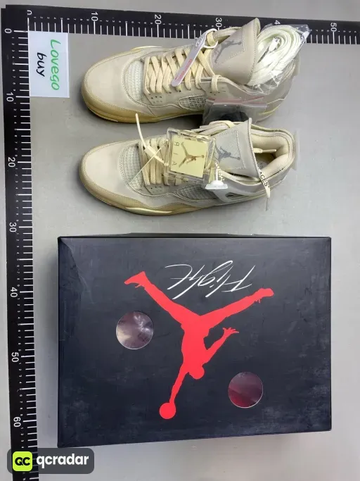 配色: Ow x Aj4 白帆