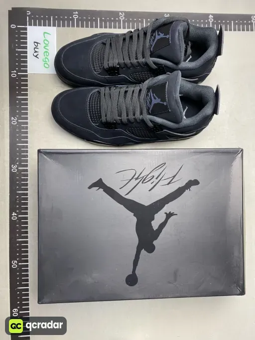 配色: AJ4 Black Cat
